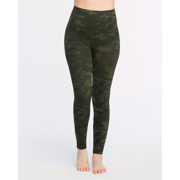 New! SPANX Green Camo Look At Me Now Seamless Leggings, XS - Picture 2 of 9